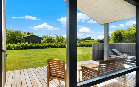 Tydkil - 250M from the Sea: Wood, Land Lot, Composite Material, Porch, Deck, Shade, Hardwood, Wood Stain, Plank, Wood Flooring