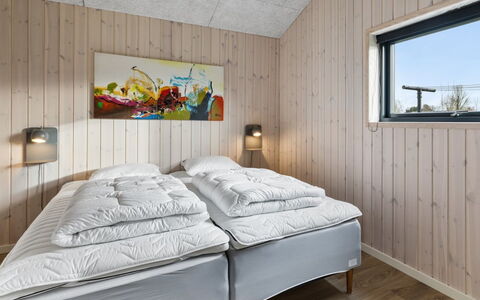 Tydkil - 250M from the Sea: Wood, Bedroom, Bed, Bed Sheet, Bedding, Bed Frame, Freezing, Ceiling, Hardwood, Snow