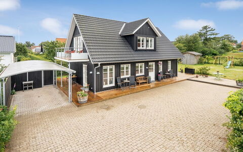 Brune - 330M from the Sea: Estate, Shade, Driveway, Farmhouse