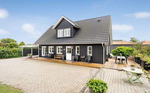 Brune - 330M from the Sea: Estate, Shade, Driveway, Farmhouse