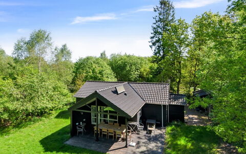 Tomine - from the Sea: Cottage, Garden Buildings, Garden, Estate, Lawn, Shade, Yard, Farmhouse, Backyard, Log Cabin
