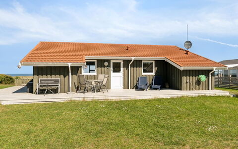 Suometar - 90M from the Sea: Grass, Grassland, Land Lot, Cottage, Rural Area, Meadow, Garden Buildings, Garden, Shed