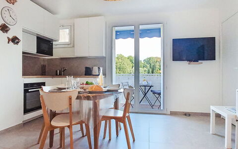 Les Amandiers: Door, Balcony, Chair, Outdoor Furniture, Yard, Driveway, Houseplant, Courtyard, Walkway, Flowerpot