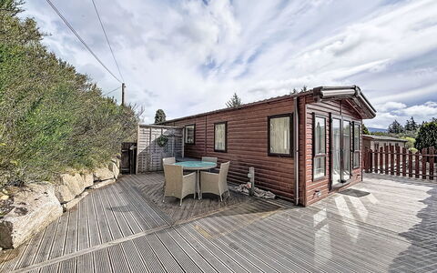 Cairn View: Wood, Home, Deck, Composite Material, Cottage, Door, Hardwood, Plank, Wood Stain, Siding