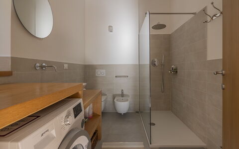 Green Home Seaside, Parking, Wifi, Ac, Genova Nerv: Interior Design, Flooring, Floor, Wall, Plumbing Fixture, Bathroom Sink, Bathroom, Sink, Ceiling, Wood