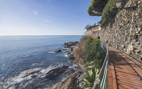 Green Home Seaside, Parking, Wifi, Ac, Genova Nerv: Water, Body Of Water, Coast, Coastal And Oceanic Landforms, Sea, Horizon, Ocean, Shore, Bank, Headland