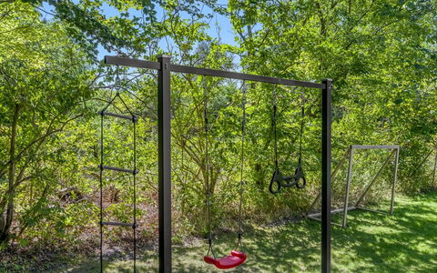 Wilma - 30Km from the Sea: Shade, Garden, Swing, Woodland, Outdoor Play Equipment, Park, Playground, Backyard