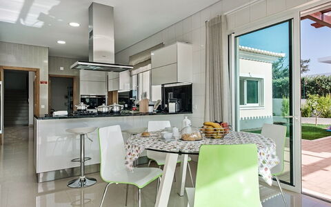 V8 Bastos - Vip Properties: Blue, Tropics, Vacation, Resort, Hotel, Caribbean, Beach