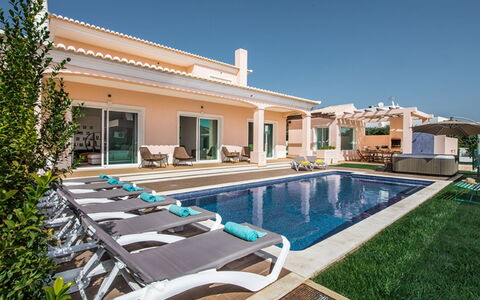 V8 Bastos - Vip Properties: Blue, Tropics, Vacation, Resort, Hotel, Caribbean, Beach