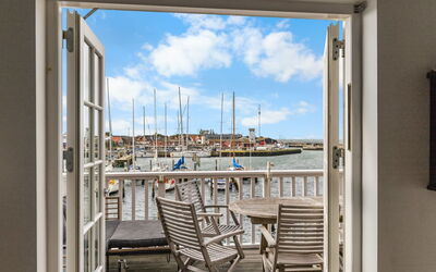 Annete - 20M from the Sea