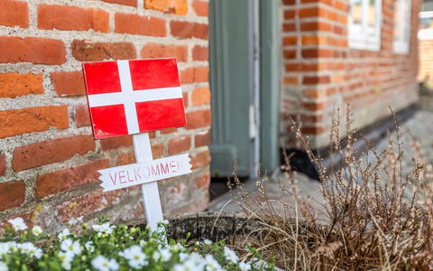 Deik - 25Km from the Sea: Estate, Shade, Driveway, Farmhouse