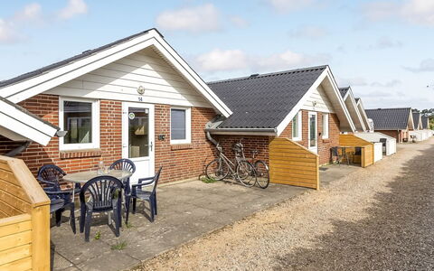 Reinhold - 1.9Km from the Sea: 