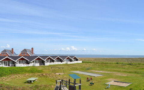 Reinhold - 1.9Km from the Sea: Estate, Shade, Driveway, Farmhouse
