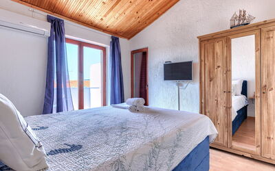 Accommodation:&nbsp;Meazza 324.3