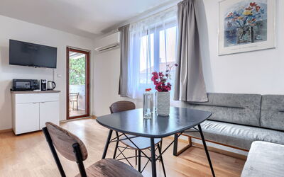 Meazza 324.1: Furniture, Interior Design, Table, Apartment, Floor, Home, Couch, Living Room, Hardwood