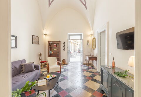 Dimora Storica: Flooring, Wall, Interior Design, Floor, Ceiling, Room, Molding, Picture Frame, Living Room