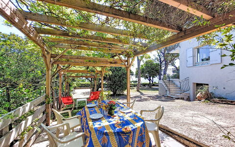 Anthéor 651: Shrub, Garden, Shade, Backyard, Yard, Outdoor Structure, Eco Hotel, Pergola, Outdoor Furniture