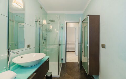 Appartamento Palestrina: Interior Design, Flooring, Plumbing Fixture, Floor, Bathroom, Ceiling, Bathroom Sink, Plumbing, Tap, Sink