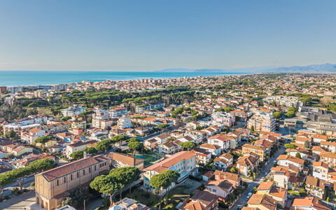 Appartamento Palestrina: Daytime, Residential Area, Urban Area, Bird'S-Eye View, City, Horizon, Aerial Photography, Metropolitan Area, Neighbourhood, Landscape