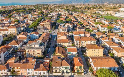 Appartamento Palestrina: Urban Area, Daytime, Residential Area, City, Bird'S-Eye View, Landscape, Neighbourhood, Town, Horizon, Metropolitan Area