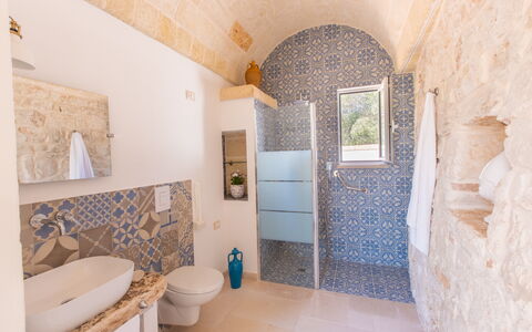 Lamia Del Vespro: Flooring, Floor, Plumbing Fixture, Tile, Bathroom, Ceramic, Natural Material, Plumbing, Toilet