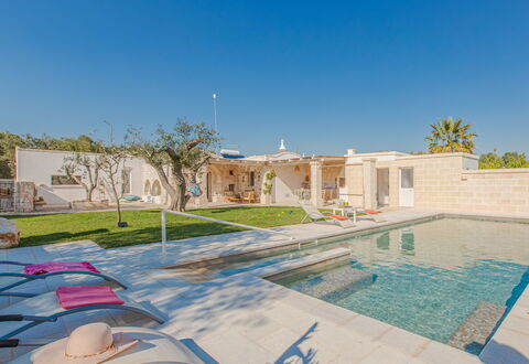 Lamia Del Vespro: Residential Area, Swimming Pool, Estate, Landscaping, Villa, Resort, Hacienda, Hotel