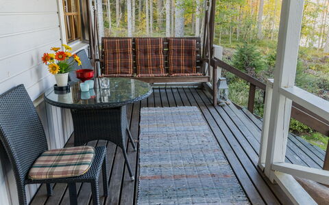 Laura: Bed, Furniture, Bedroom, Interior Design, Bedding, Bed Sheet, Flooring, Wood, Floor, Room