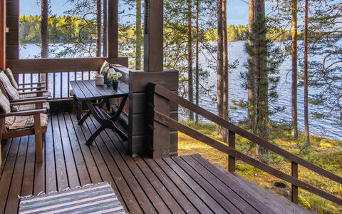 Pirkonlahti: Wood, Flooring, Floor, Wood Flooring, Hardwood, Deck, Plank, Wood Stain, Porch, Ceiling