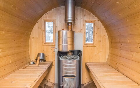 Saarentaus: Wood, Flooring, Floor, Furniture, Wood Flooring, Interior Design, Bunk Bed, Room, Wood Stain, Hardwood