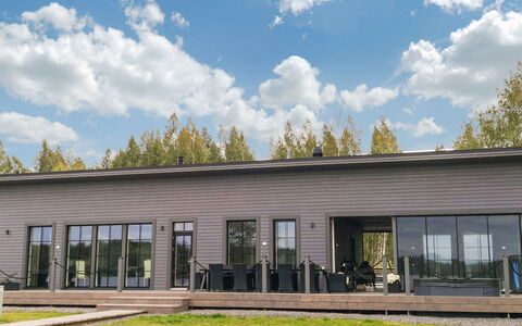Villa Karhentimantti: Wood, Cottage, House, Home, Door, Hardwood, Garden Buildings, Wood Stain, Log Cabin, Plank