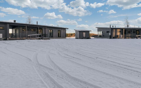 Villa Karhentimantti: Wood, Cottage, House, Home, Door, Hardwood, Garden Buildings, Wood Stain, Log Cabin, Plank