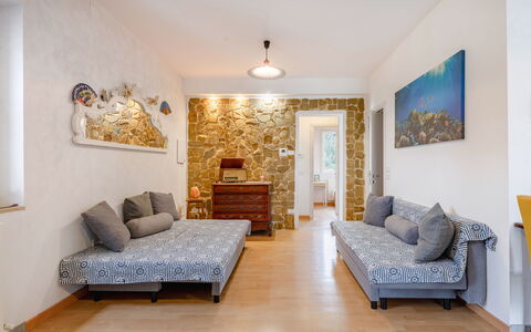 Casa Colleoro: Furniture, Interior Design, Wall, Flooring, Couch, Floor, Wood, Room, Textile, Living Room