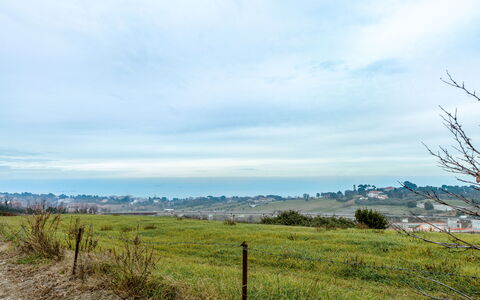 Casa Colleoro: Sky, Green, Natural Landscape, Grassland, Horizon, Ecoregion, Plain, Land Lot, Field, Rural Area