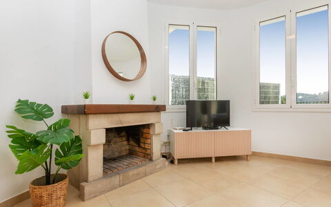 Accommodation:&nbsp;El Moli 369.2