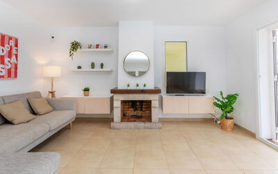 Accommodation:&nbsp;El Moli 369.3