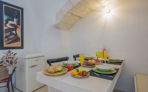 Casa Tosca: Interior Design, Furniture, Flooring, Floor, Room, Apartment, Ceiling, Chair, Houseplant, Kitchen & Dining Room Table