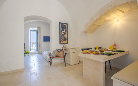 Casa Tosca: Apartment, Ceiling, Tile