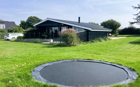 Carlene - 350M from the Sea: Grass, Trampoline, Trampolining--Equipment And Supplies, Lawn, Garden, Yard, Shade, Trampolining, Backyard, Park