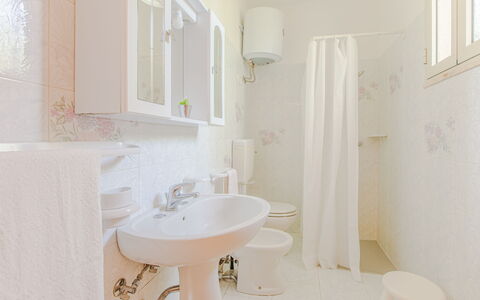 Trullo Poggio Con Piscina: Interior Design, Flooring, Floor, Plumbing Fixture, Ceiling, Bathroom, Bathroom Sink, Room, Sink, Plumbing