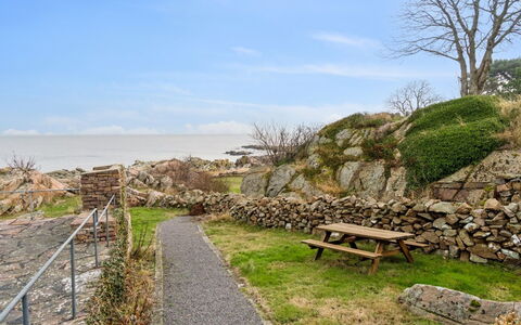 Elsabeth - 50M from the Sea: Estate, Shade, Driveway, Farmhouse