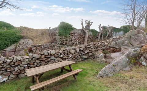 Elsabeth - 50M from the Sea: Estate, Shade, Driveway, Farmhouse