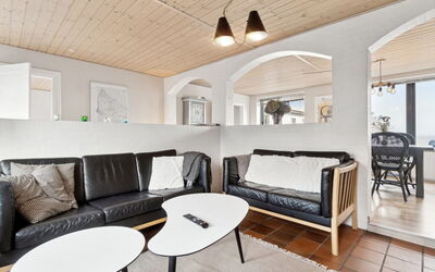 Elsabeth - 50M from the Sea