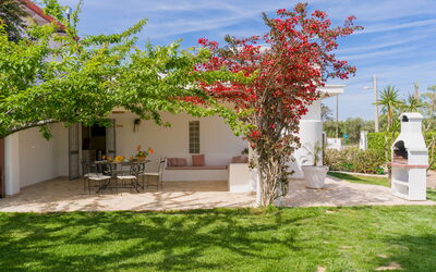 Accommodation:&nbsp;Apulia Shanti House