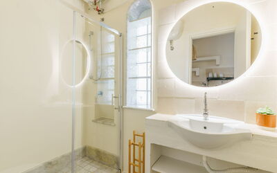 Accommodation:&nbsp;Apulia Shanti House