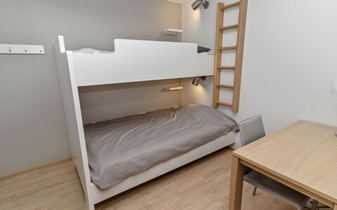 Ruka Chalets 2 Huoneisto 2405: Bunk Bed, Wood, Interior Design, Bedroom, Floor, Flooring, Bed, Room, Bed Frame, Dormitory