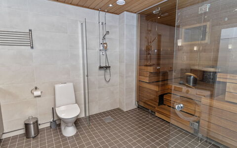 Ruka Chalets 2 Huoneisto 2405: Flooring, Floor, Plumbing Fixture, Interior Design, Wood, Bathroom, Sink, Ceiling, Plumbing, Tap
