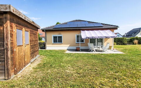 Habichtnest: House, Roof, Home, Residential Area, Land Lot, Cottage, Door, Lawn, Yard, Garden