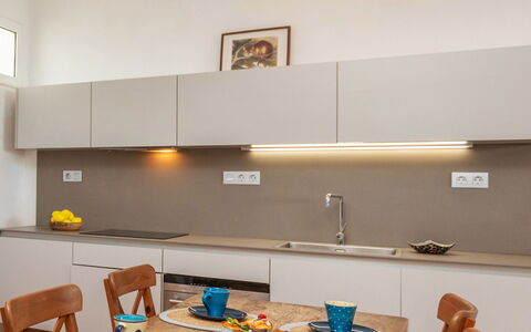 Brat Salions: Kitchen, Interior Design, Countertop, Furniture, Cabinetry, Flooring, Wood, Kitchen Appliance, Ceiling, Lighting