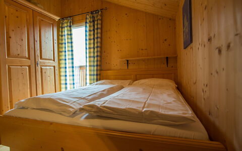 Annaberg - Lungötz 400: Wood, Bedroom, Hardwood, Wood Stain, Cottage, Bed, Log Cabin, Bed Sheet, Plank, Bedding