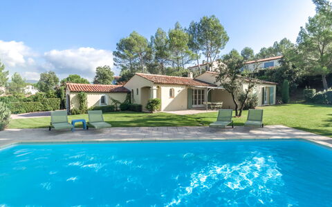 Les Domaines de St. Endréol: Outdoor Furniture, Swimming Pool, Resort, Sunlounger, Leisure, Shade, Vacation, Resort Town, Umbrella